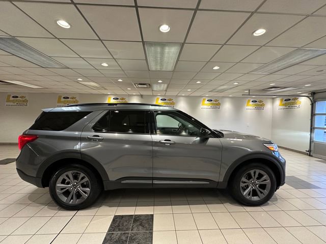Certified 2024 Ford Explorer XLT w/ Equipment Group 202A AWD/4WD image 3