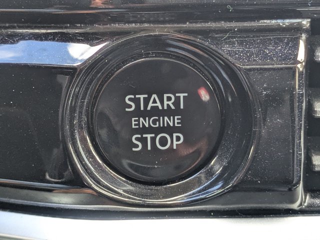 Used 2025 Nissan Pathfinder SL FWD image 29