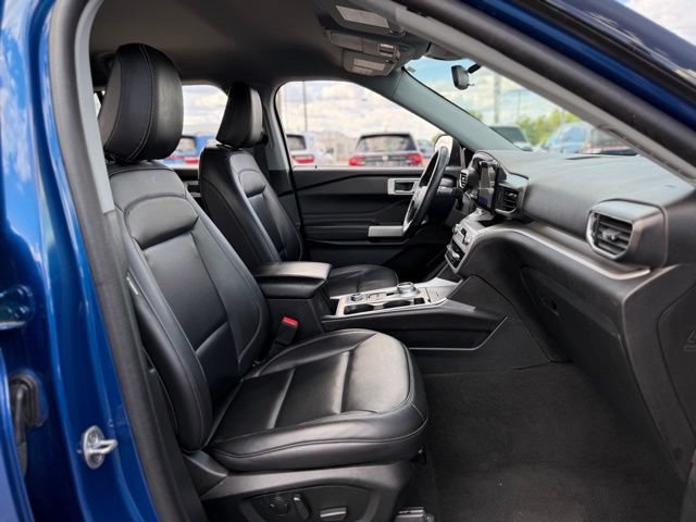 Certified 2023 Ford Explorer XLT w/ Equipment Group 202A AWD/4WD image 15