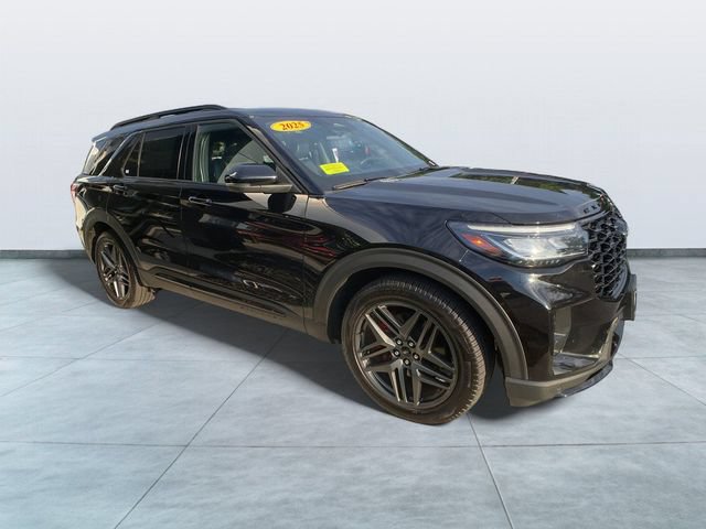 Certified 2025 Ford Explorer ST AWD/4WD image 8