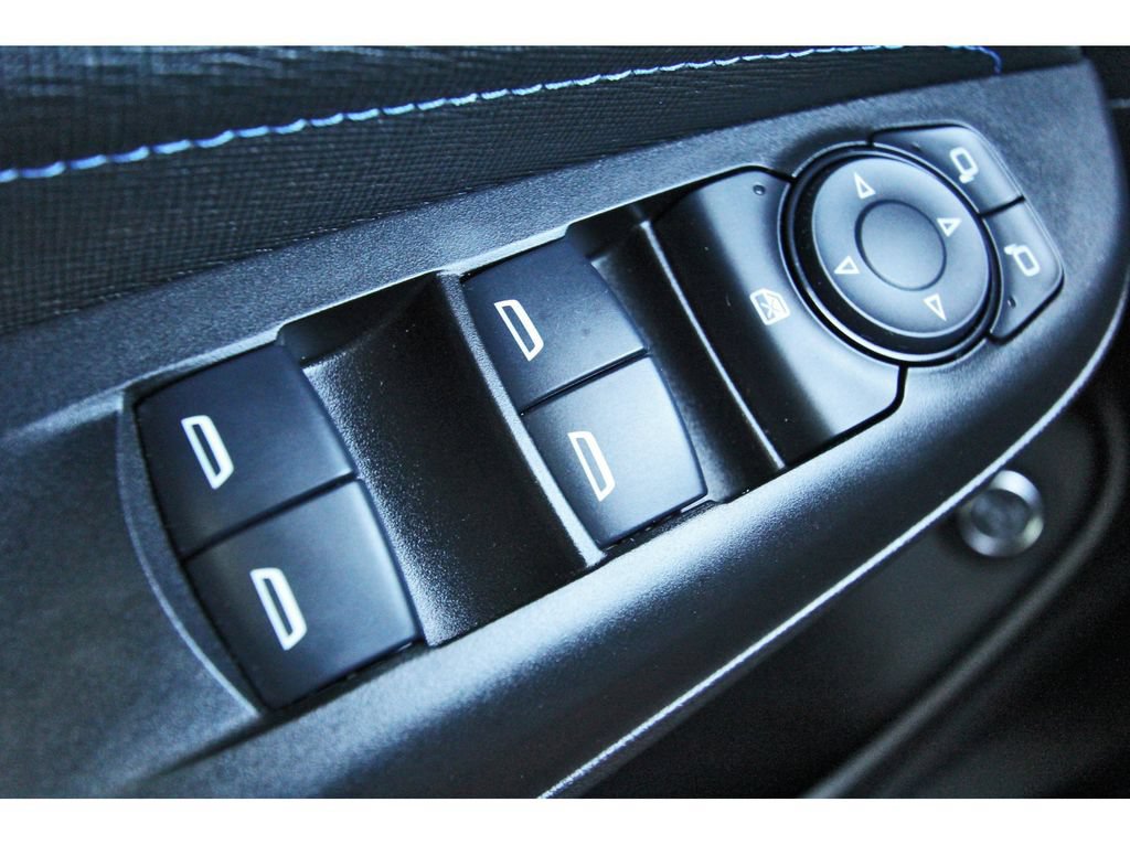 Used 2025 Buick Envista Sport Touring w/ Experience Buick Package FWD image 18