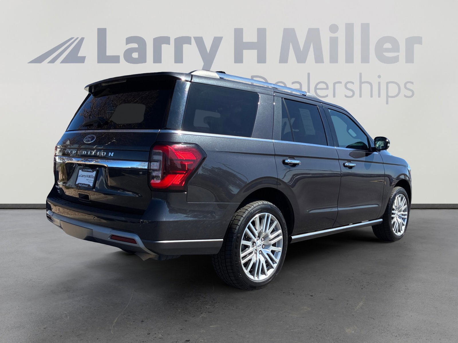 Certified 2024 Ford Expedition Limited image 5