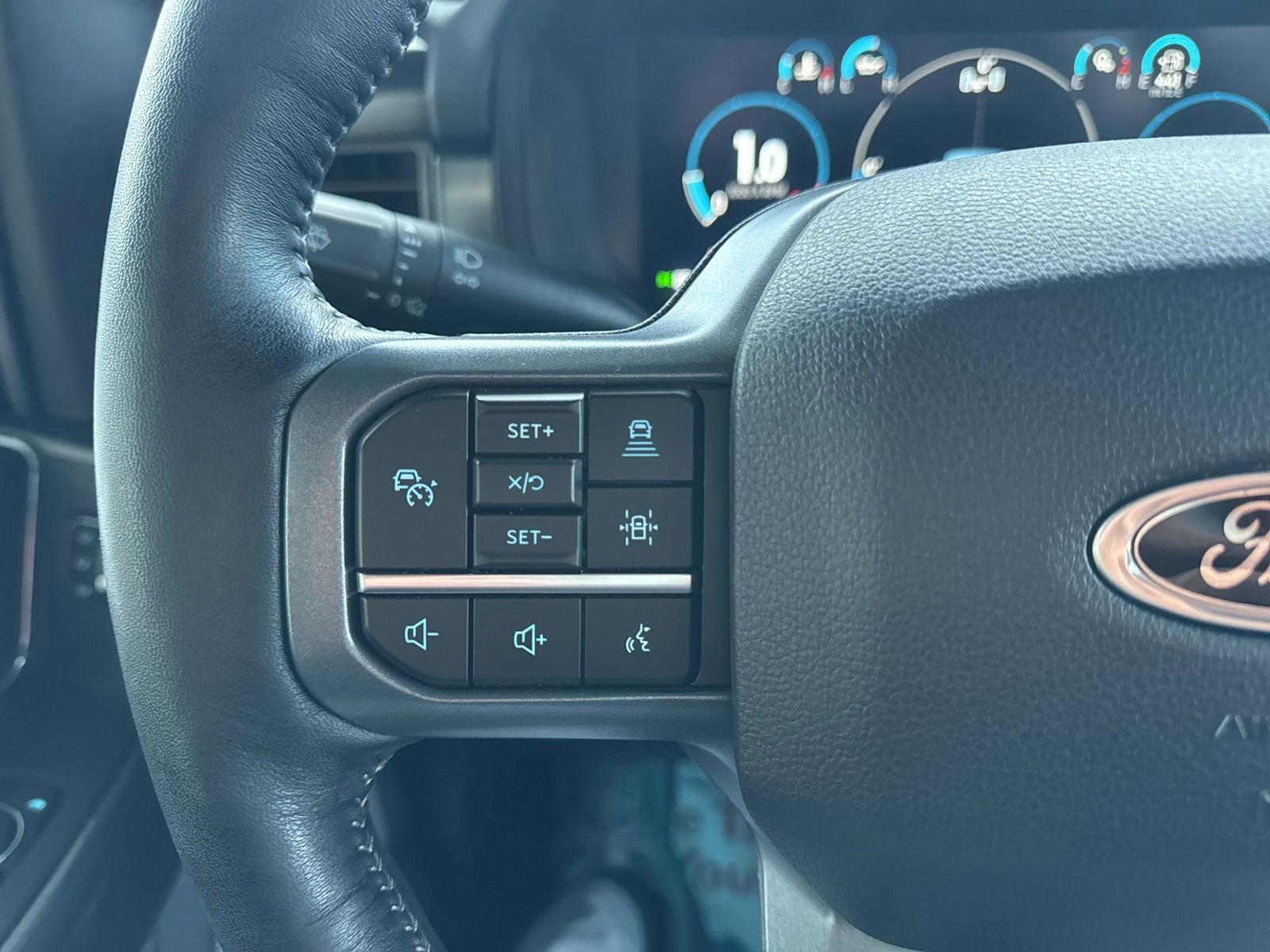 Certified 2023 Ford F150 Lariat w/ Equipment Group 502A High image 32