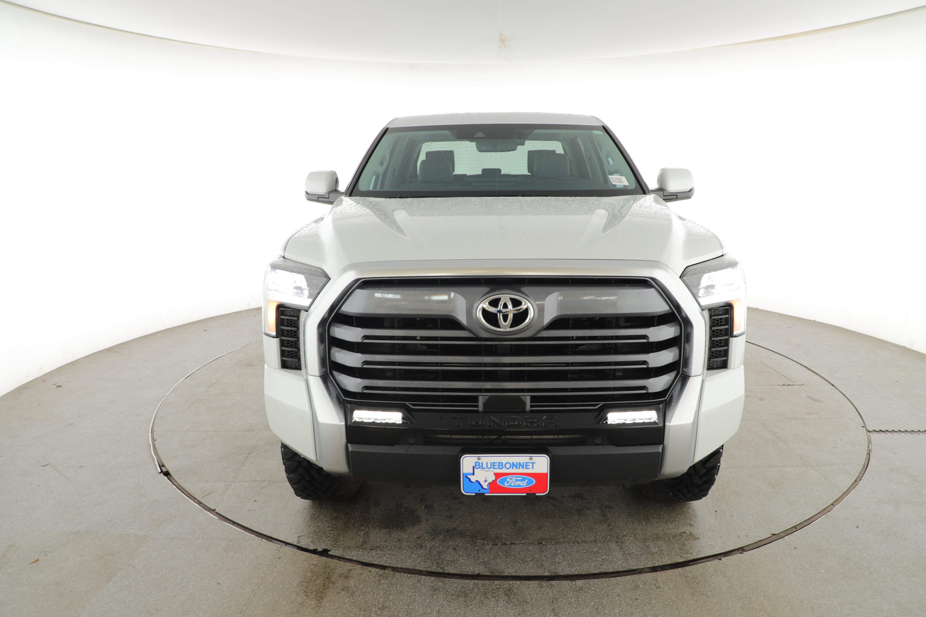 Used 2023 Toyota Tundra Limited w/ Power Package AWD/4WD image 2