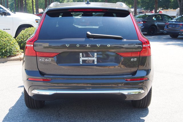 Used 2023 Volvo XC60 B5 Ultimate w/ Protection Package Premier FWD image 7