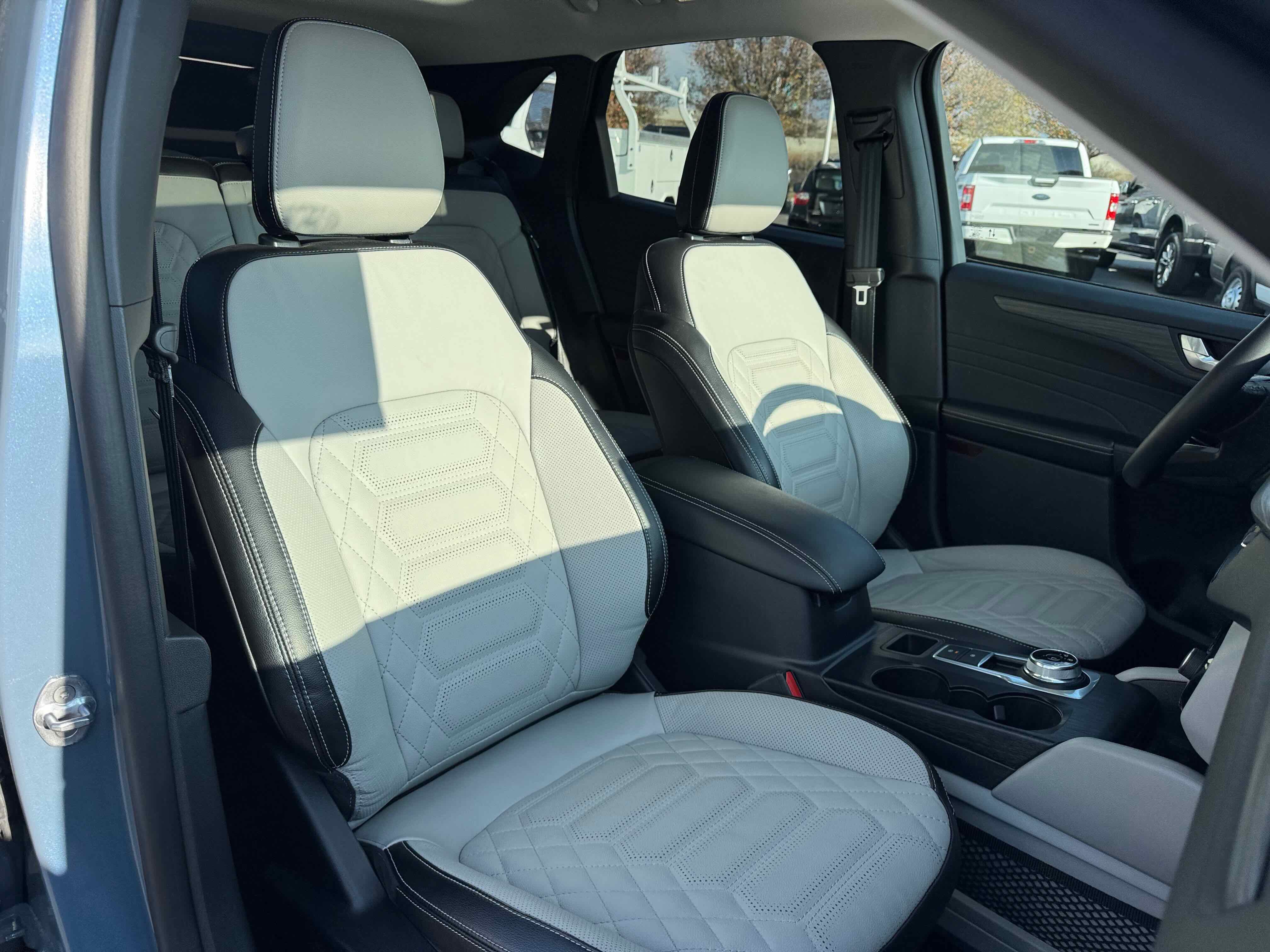 Certified 2023 Ford Escape Platinum w/ Premium Technology Package image 31