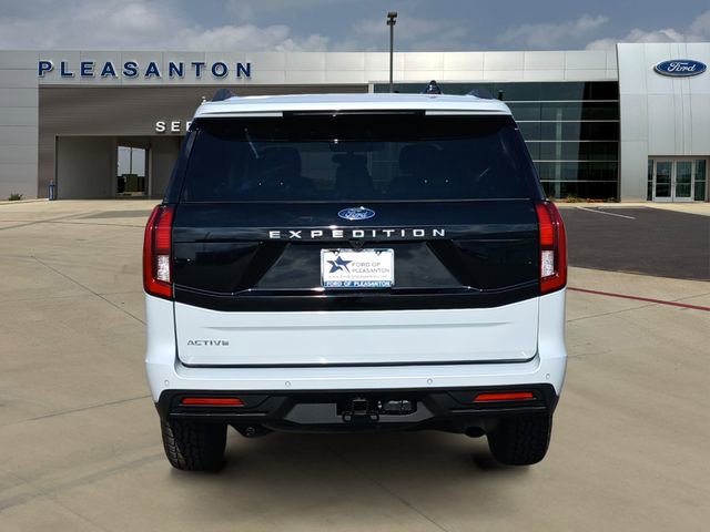 Certified 2025 Ford Expedition Active AWD/4WD image 4