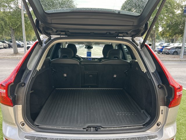Used 2022 Volvo XC60 B5 Inscription w/ Protection Package Premier FWD image 19