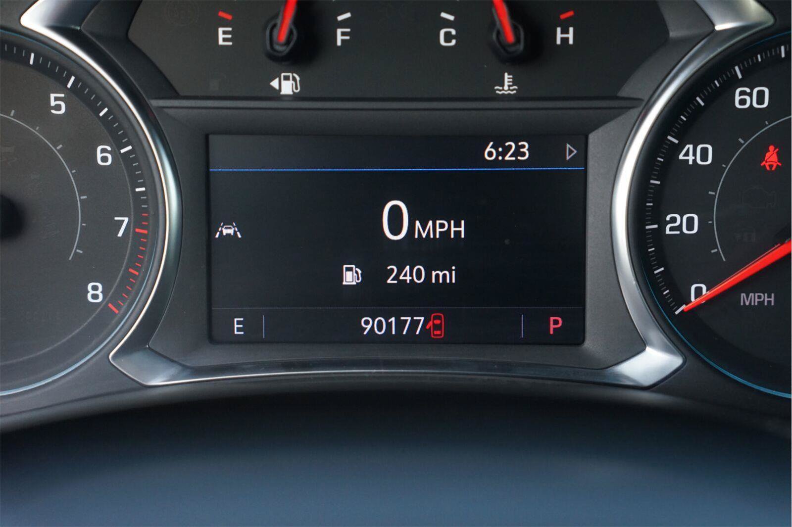 Used 2023 Chevrolet Traverse LT FWD image 27