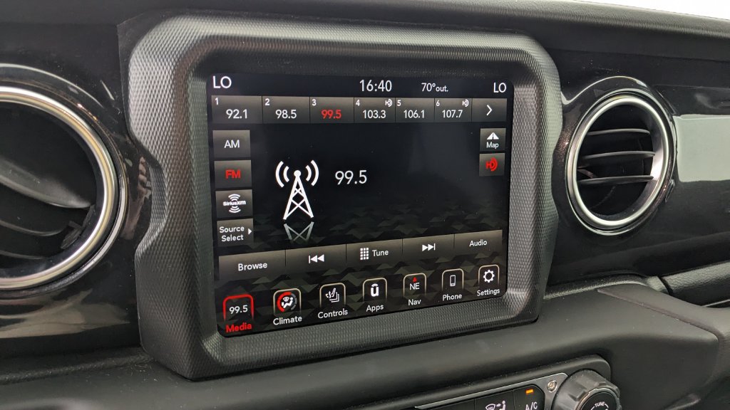 Used 2021 Jeep Wrangler Unlimited Sahara AWD/4WD image 23