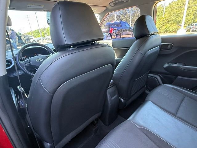Used 2022 Hyundai Venue Limited FWD image 13