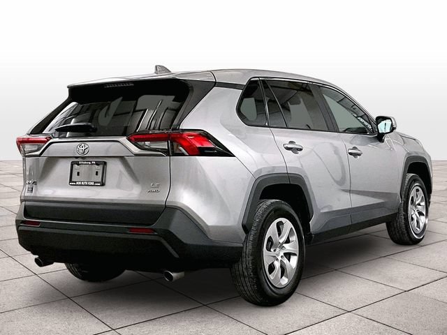 Used 2025 Toyota RAV4 LE AWD/4WD image 11
