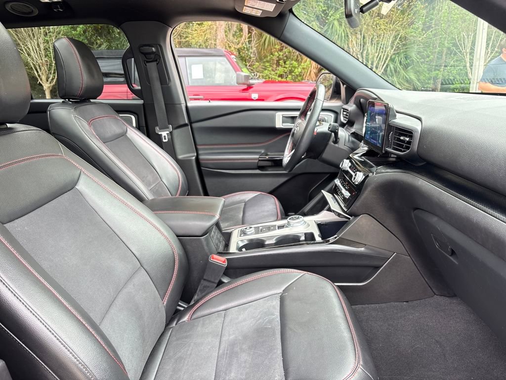 Certified 2022 Ford Explorer ST-Line w/ Class IV Trailer Tow Package image 2