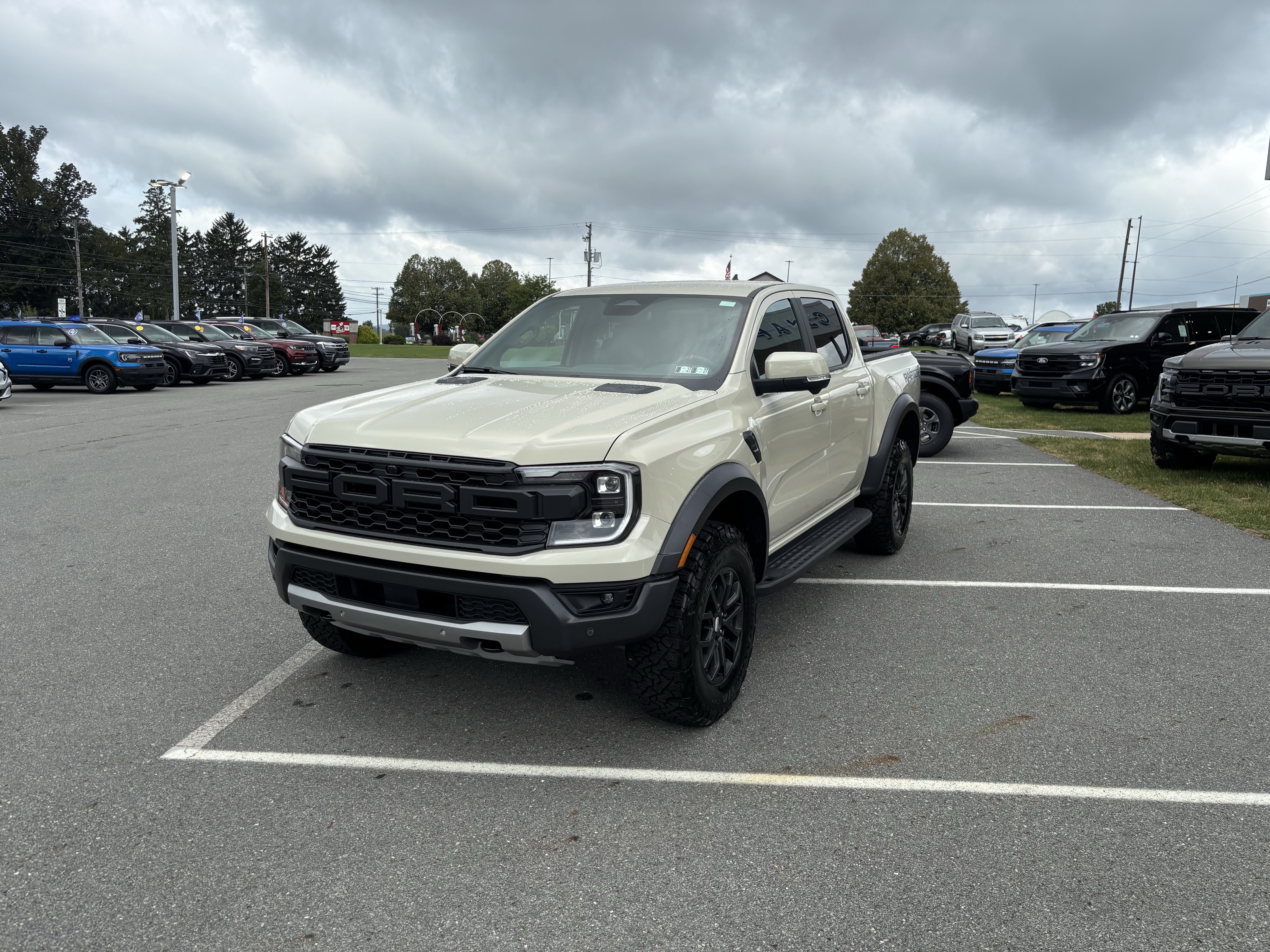 Certified 2025 Ford Ranger Raptor AWD/4WD image 3