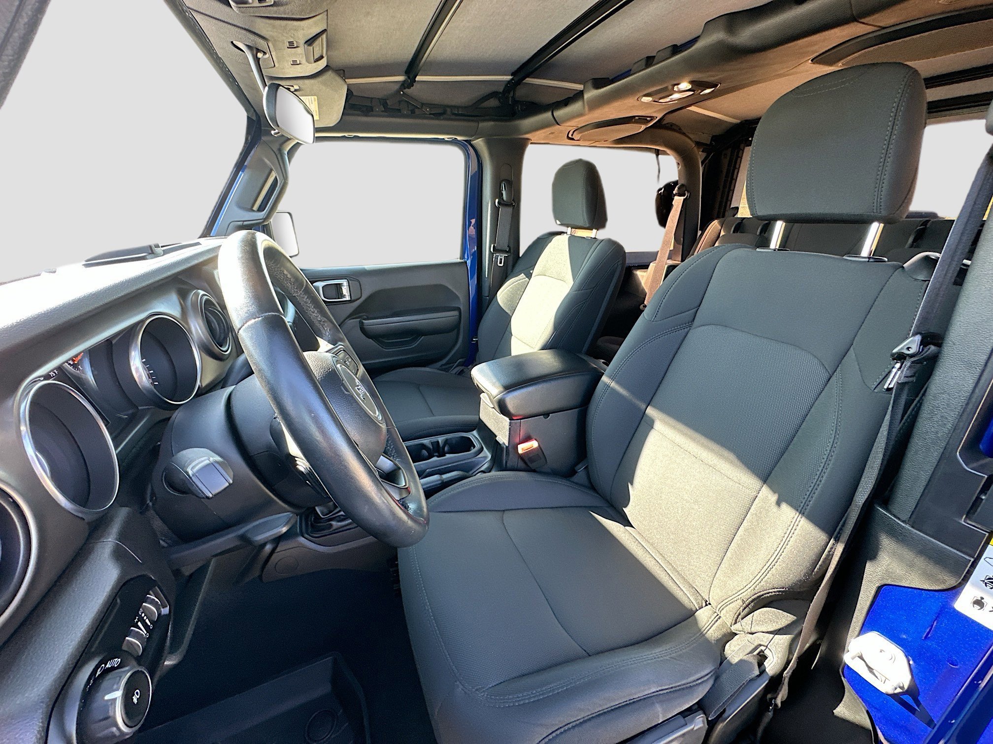 Used 2019 Jeep Wrangler Sport S image 19