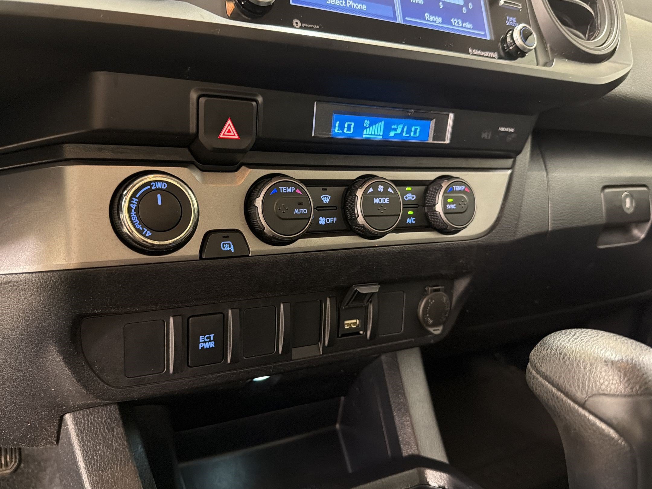Used 2022 Toyota Tacoma SR AWD/4WD image 19