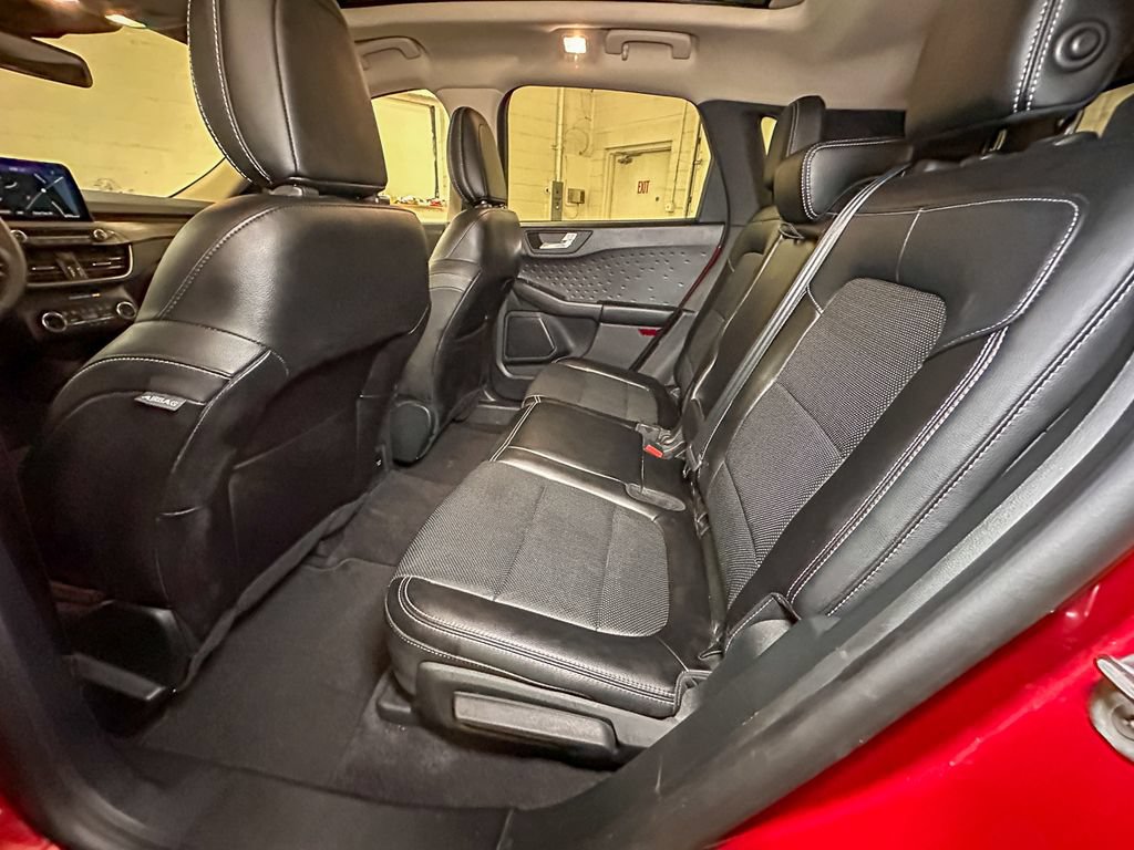 Certified 2020 Ford Escape Titanium AWD/4WD image 31