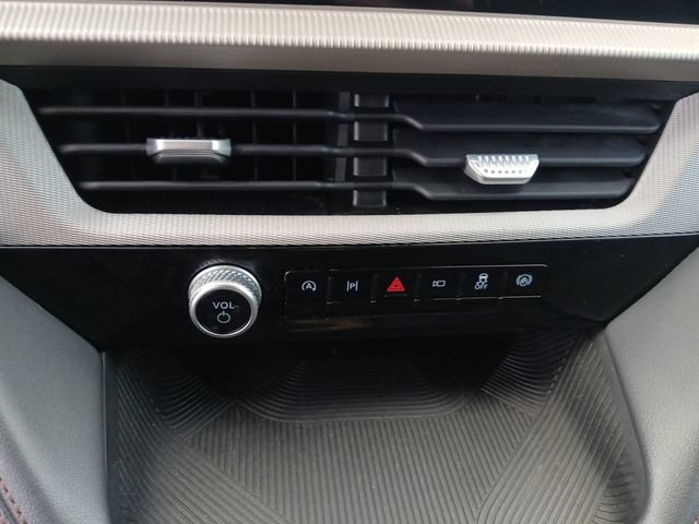 Certified 2025 Ford Explorer Active RWD image 21