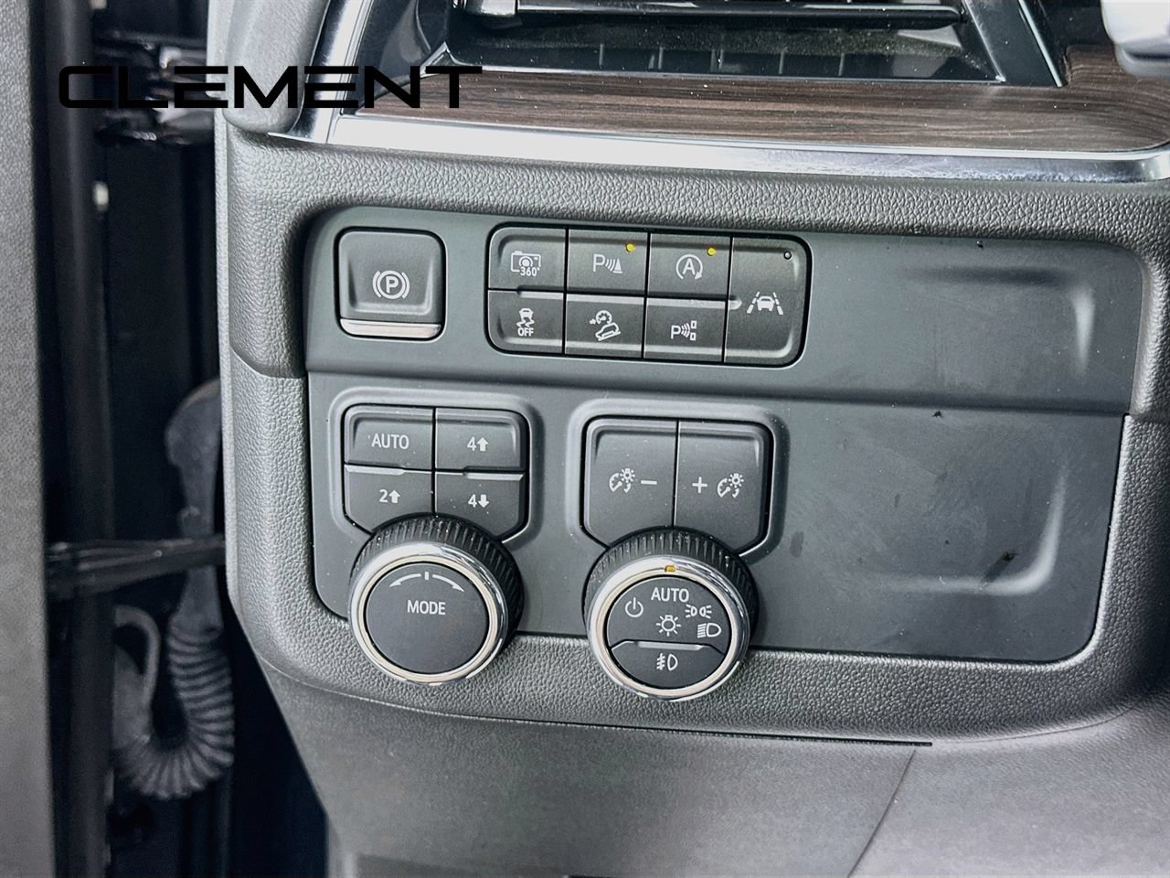 Used 2025 Chevrolet Tahoe Z71 AWD/4WD image 14