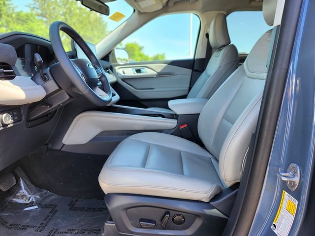Certified 2025 Ford Explorer Active w/ Active Comfort Package AWD/4WD image 20