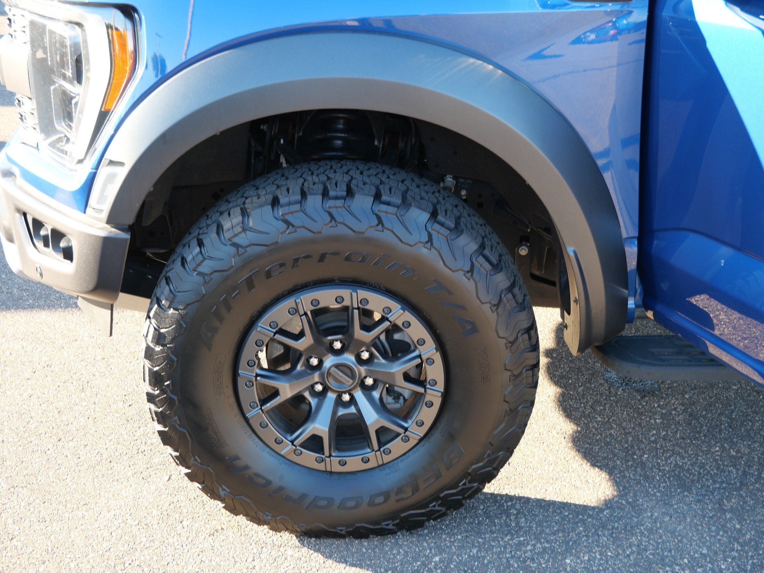 Certified 2022 Ford F150 Raptor w/ Raptor 37 Performance Package AWD/4WD image 15
