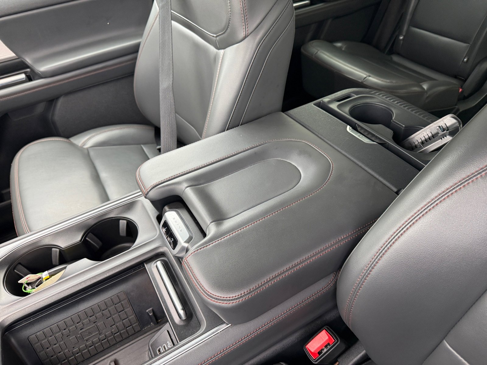 Certified 2025 Ford Expedition Active AWD/4WD image 14