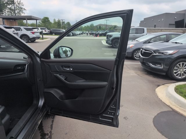 Used 2022 Nissan Rogue SV w/ SV Premium Package AWD/4WD image 14