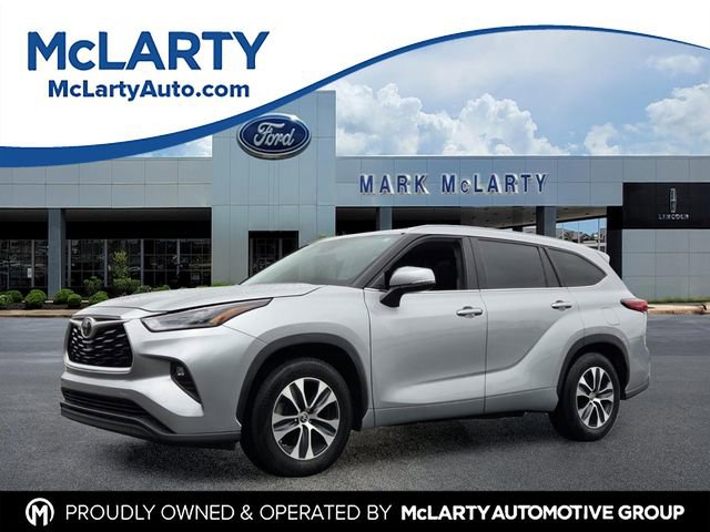 Used 2022 Toyota Highlander XLE