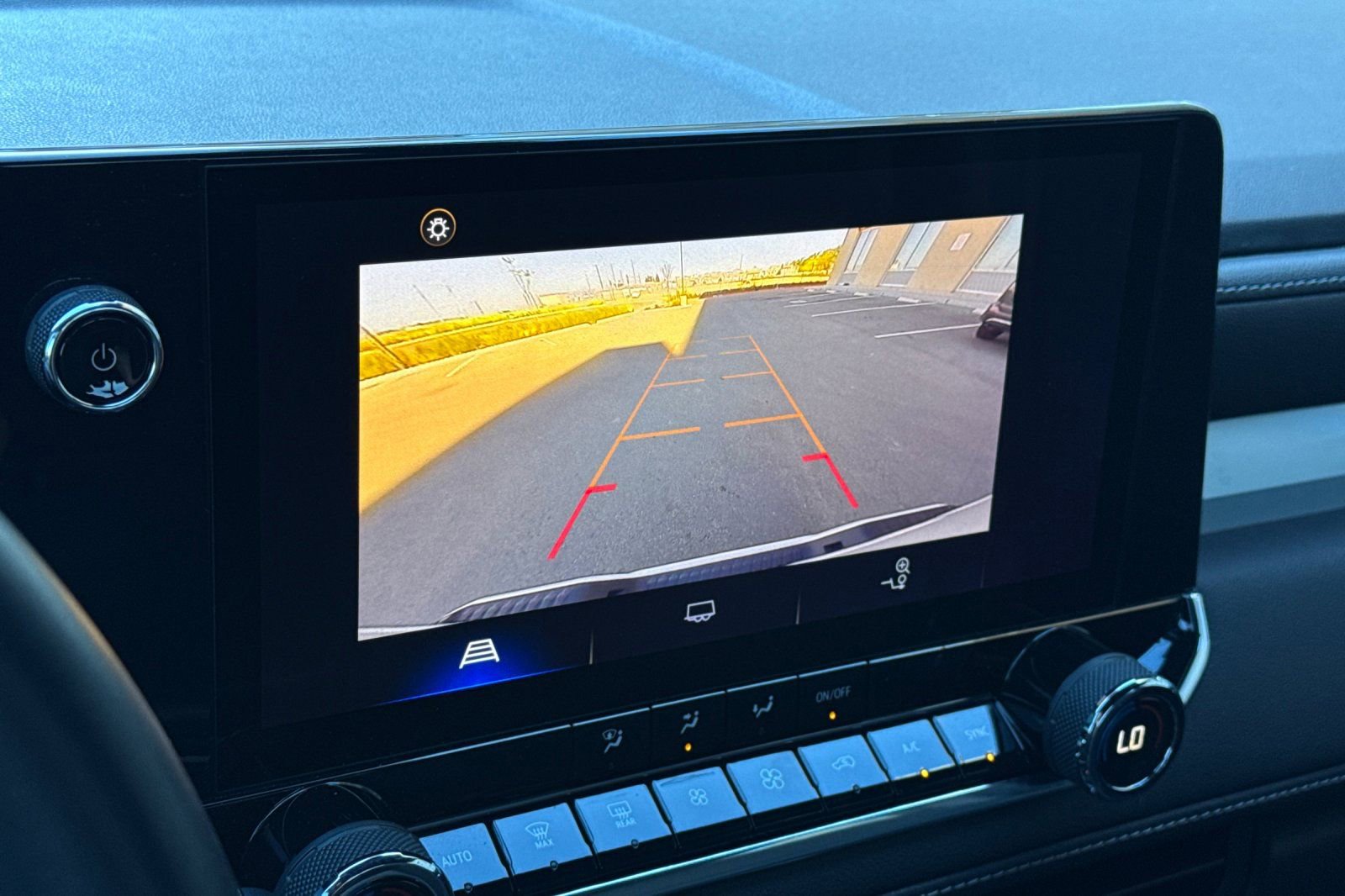 Used 2023 Chevrolet Colorado LT w/ LT Convenience Package image 21