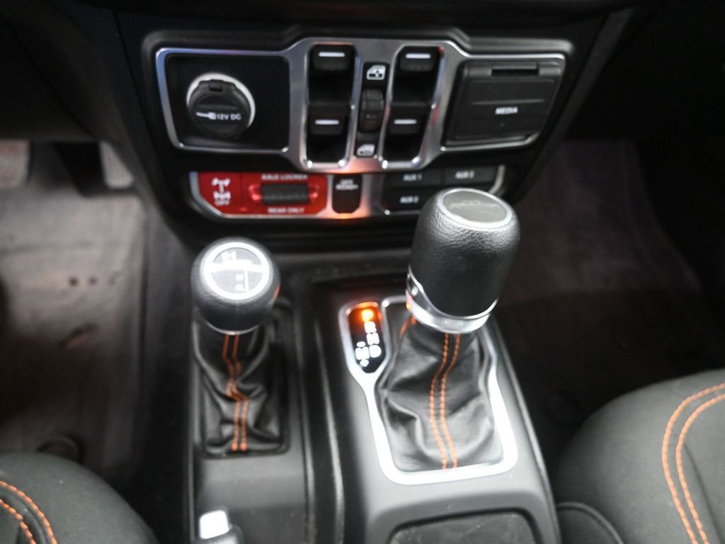 Used 2022 Jeep Gladiator Mojave w/ Cold Weather Group image 13