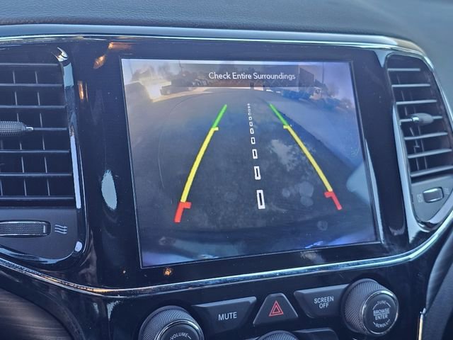 Used 2020 Jeep Grand Cherokee Altitude image 11