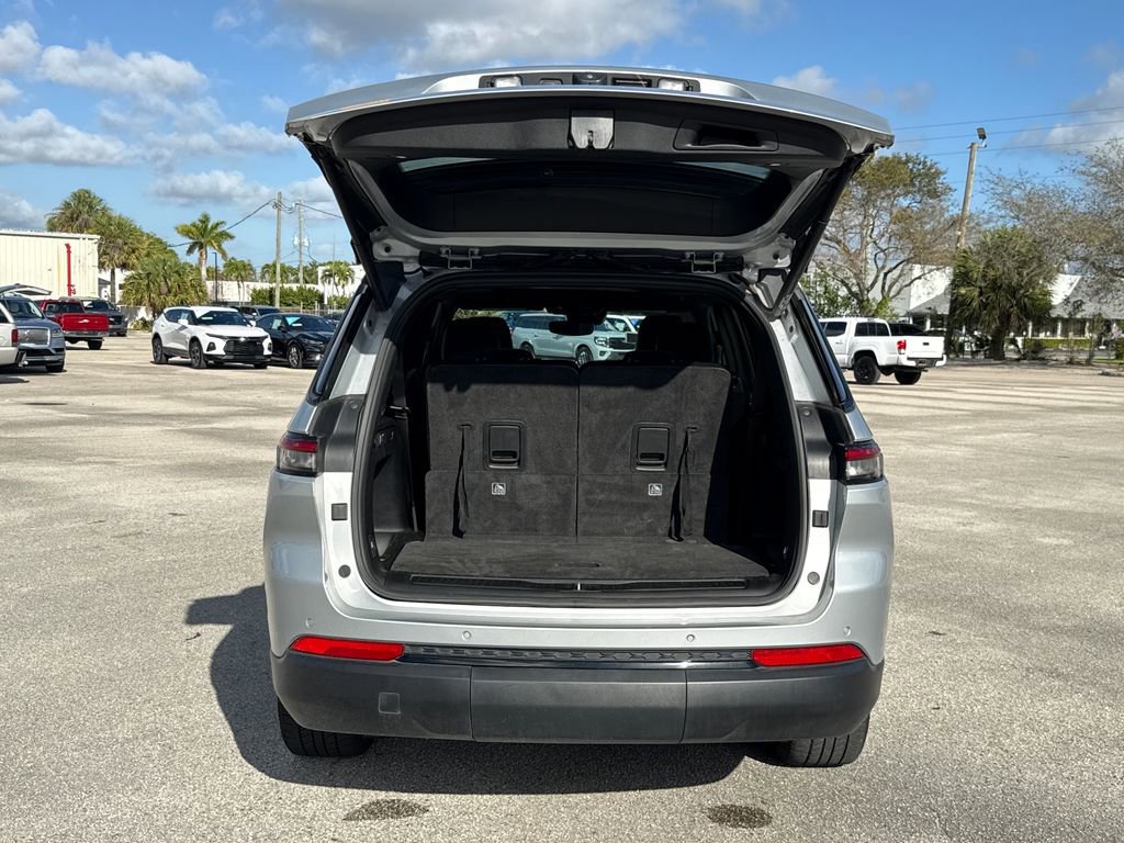 Used 2021 Jeep Grand Cherokee L Laredo image 28