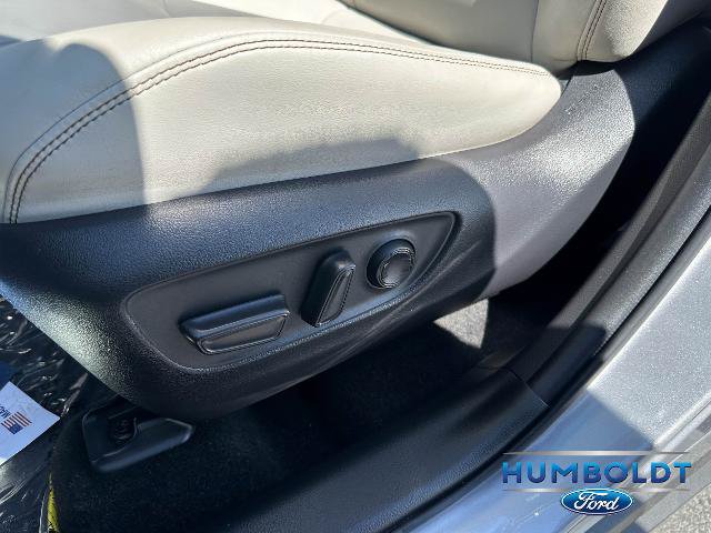 Used 2021 Toyota RAV4 XLE Premium AWD/4WD image 14