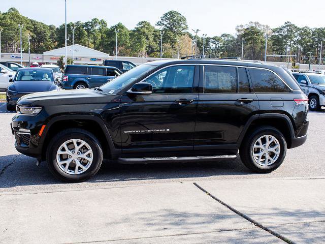 Used 2023 Jeep Grand Cherokee Limited AWD/4WD image 3