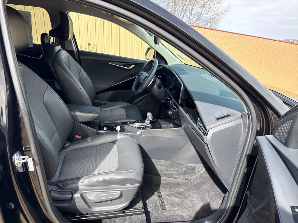 Used 2023 Kia Niro EX image 27