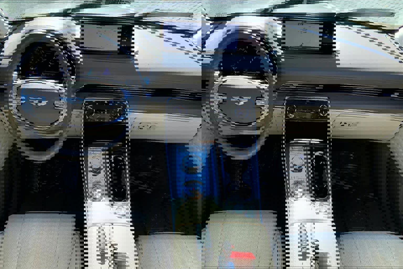 Used 2024 Genesis GV80 2.5T w/ Prestige Package image 15