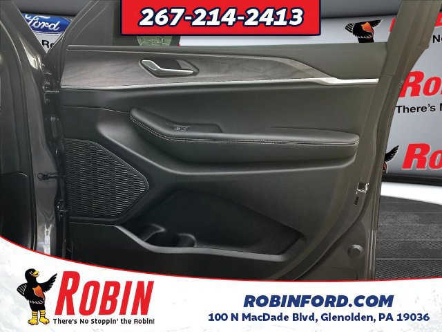 Used 2025 Jeep Grand Cherokee Limited AWD/4WD image 26
