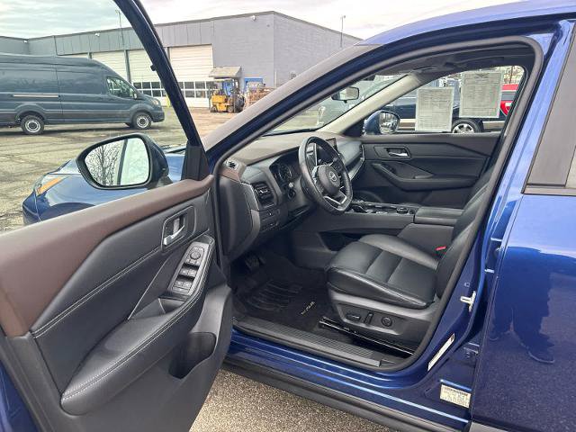Used 2022 Nissan Rogue SV w/ SV Premium Package AWD/4WD image 6