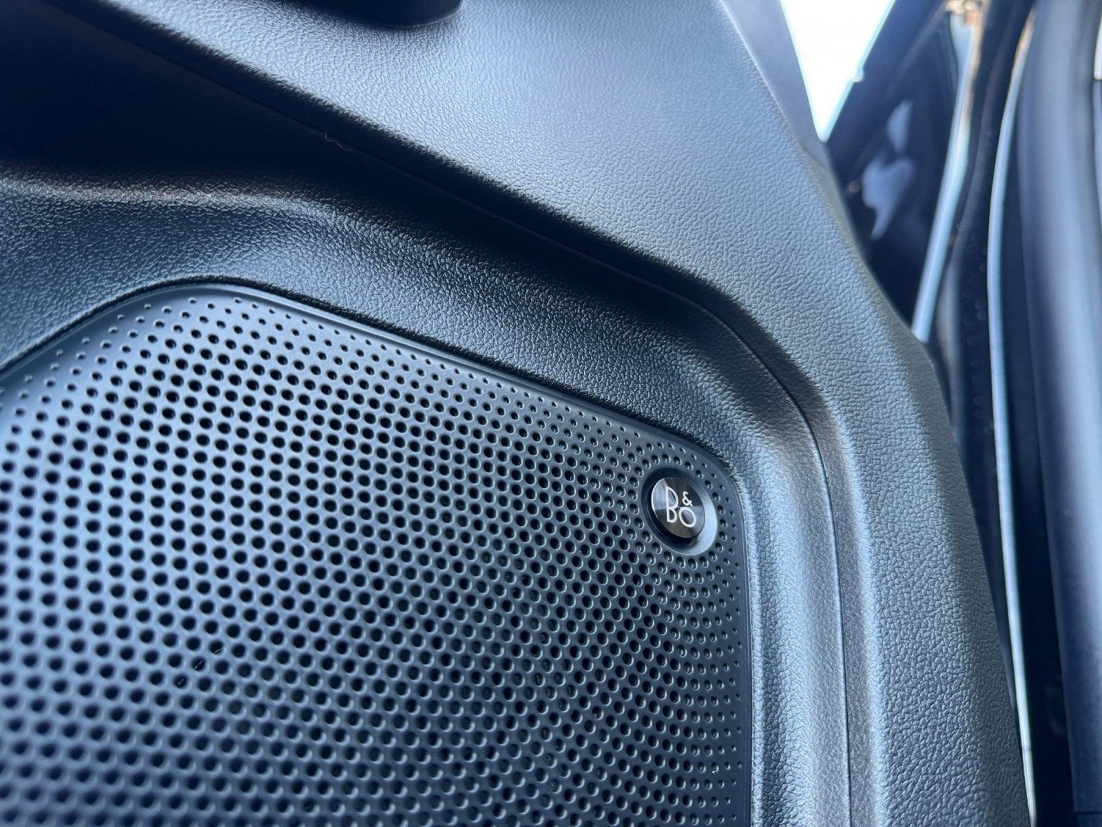 Certified 2025 Ford Escape Platinum w/ Premium Technology Package image 20