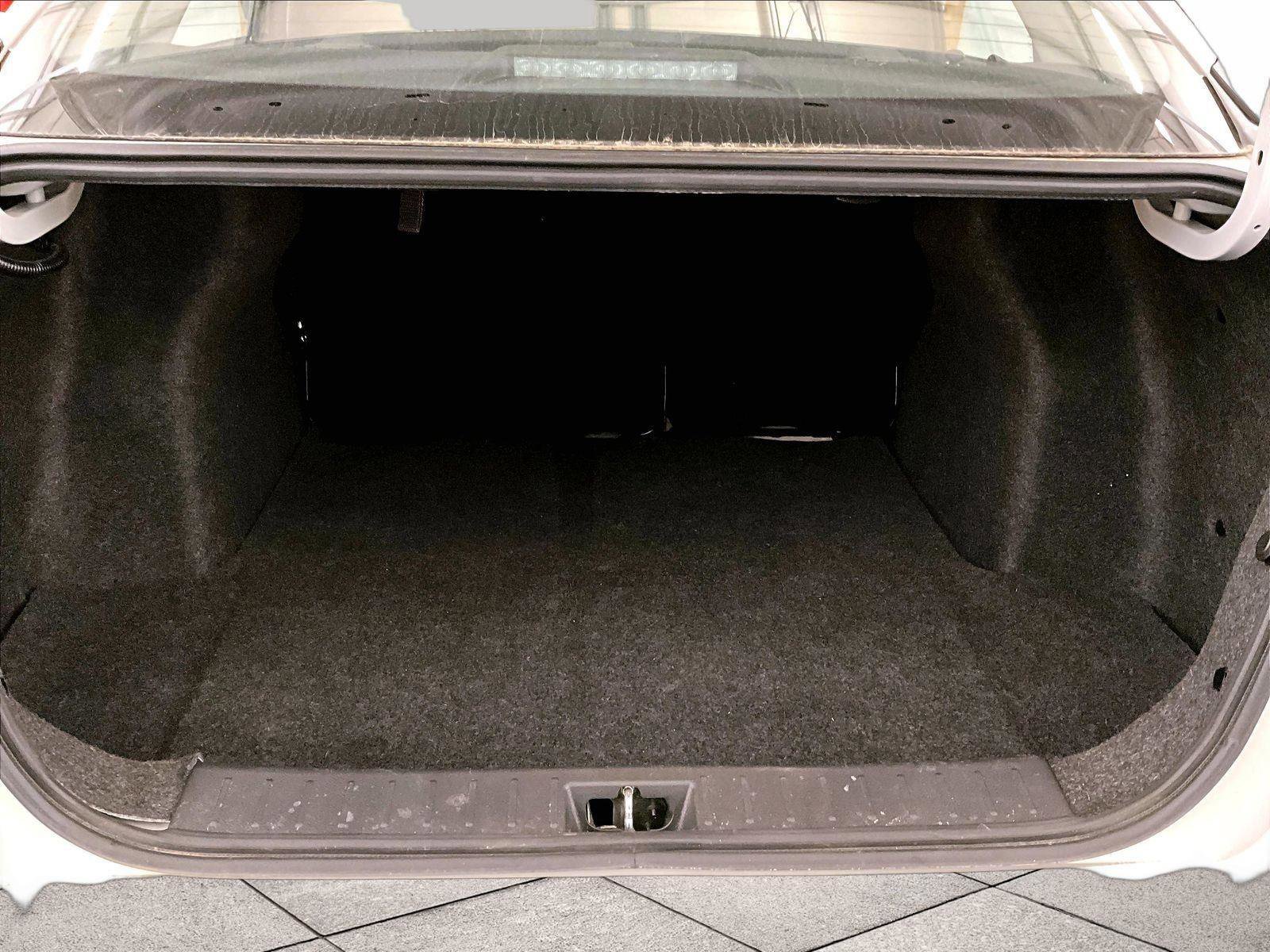 Used 2023 Nissan Versa SR w/ Trunk Package FWD image 33