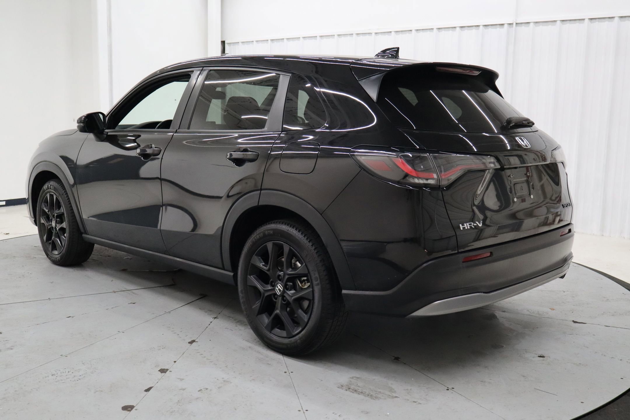 Used 2023 Honda HR-V Sport image 5