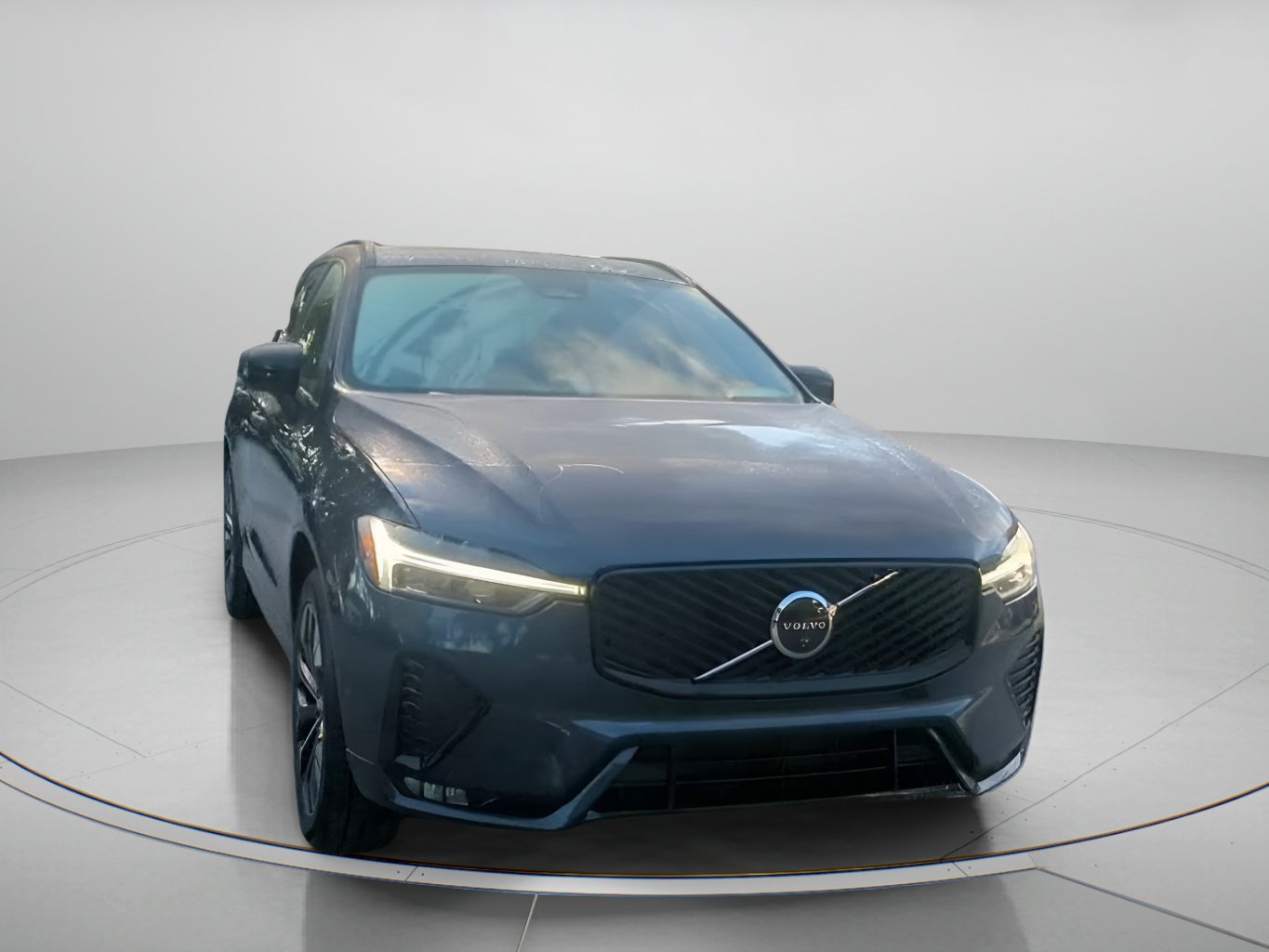 Used 2026 Volvo XC60 B5 Plus AWD/4WD image 5