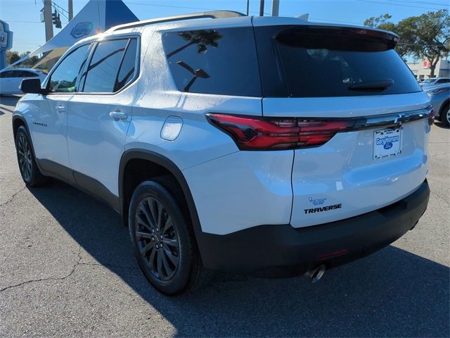 Used 2023 Chevrolet Traverse RS image 3