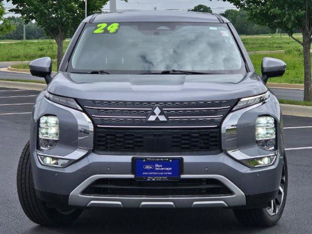 Used 2024 Mitsubishi Outlander SE FWD image 2