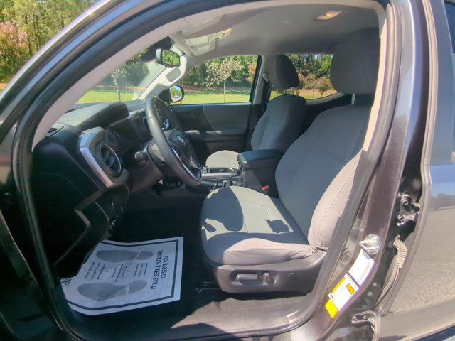 Used 2022 Toyota Tacoma SR5 AWD/4WD image 14