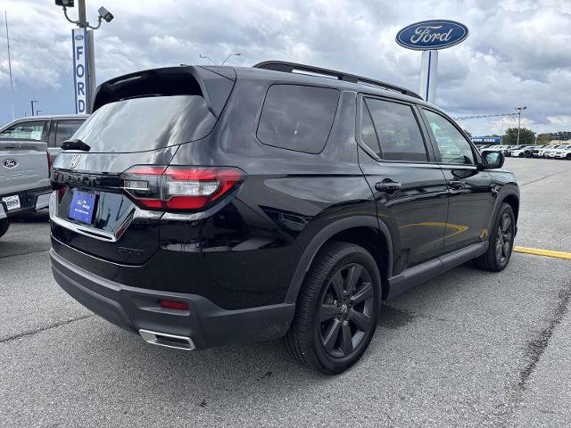 Used 2023 Honda Pilot Sport image 5