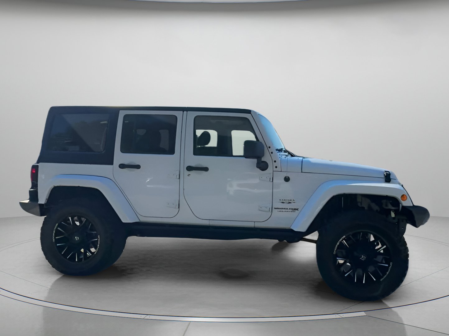 Used 2018 Jeep Wrangler Unlimited Sahara image 33