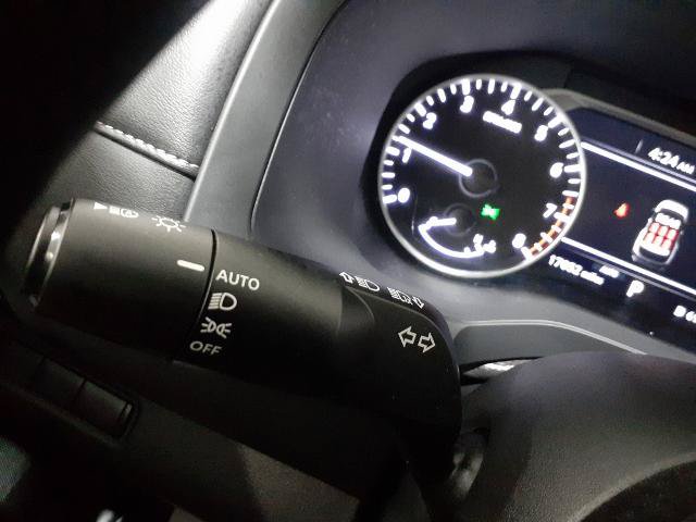 Used 2025 Nissan Pathfinder S AWD/4WD image 18