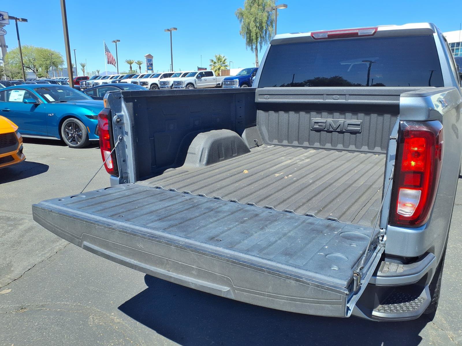 Used 2025 GMC Sierra 1500 Elevation AWD/4WD image 16