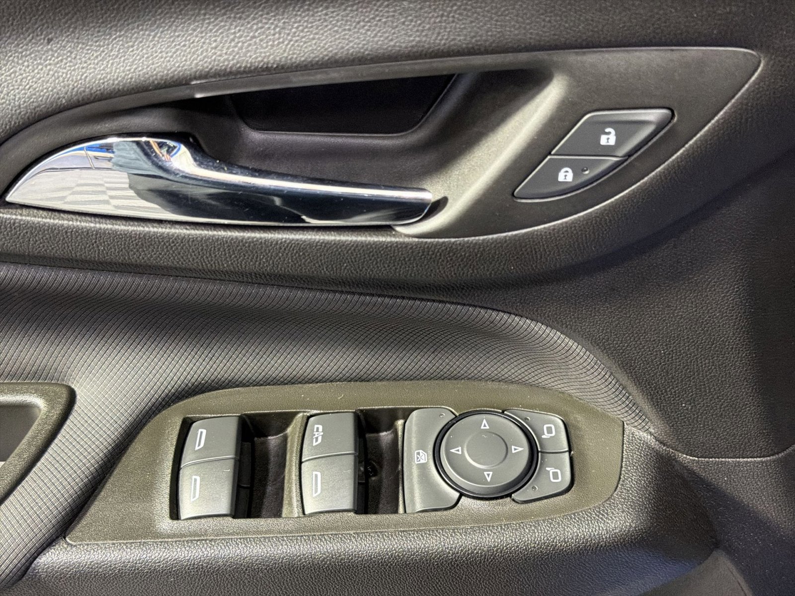 Used 2024 Chevrolet Equinox RS image 40